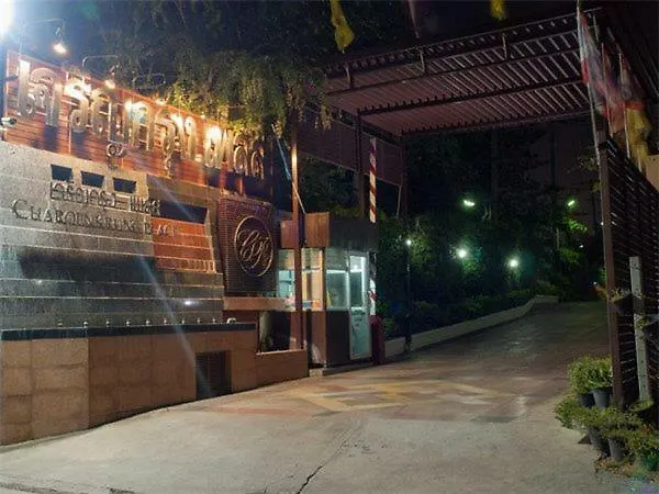 ゲストハウス Charoenkrung Place